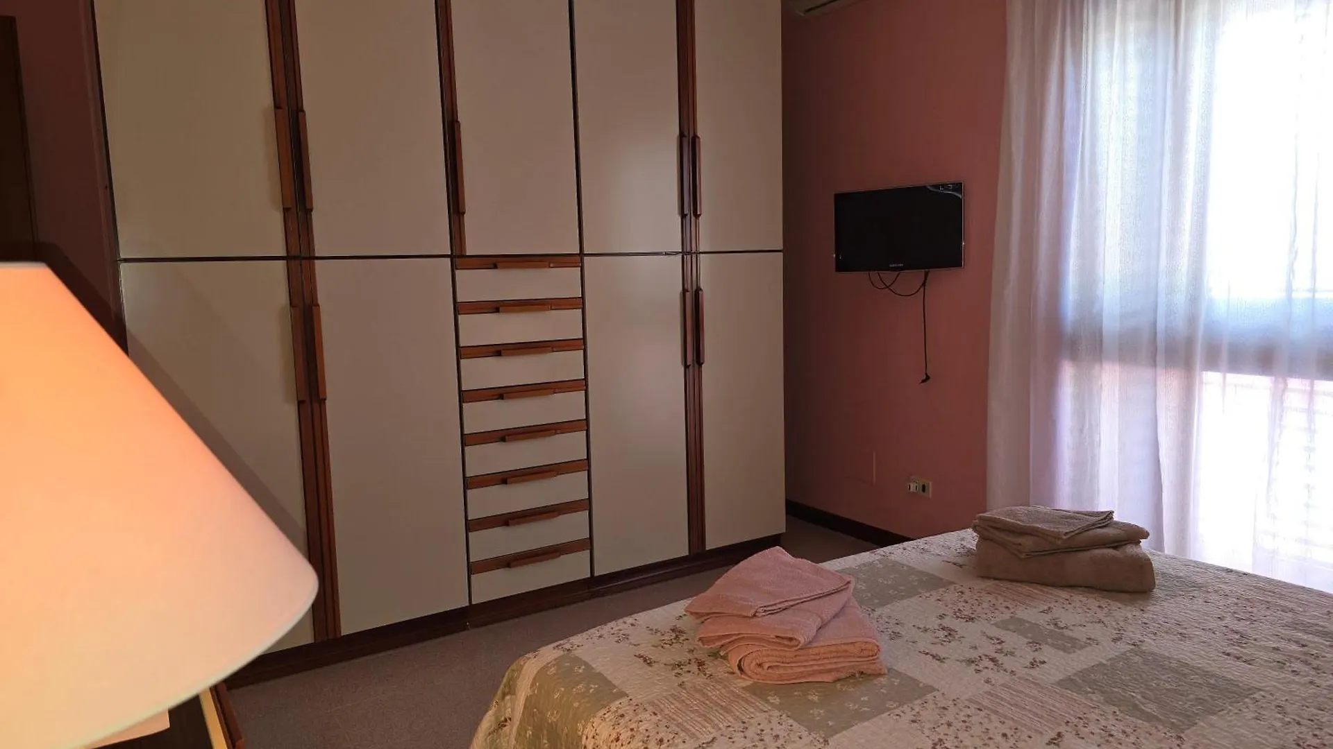 La Casa Delle Rose Daire Su Forti